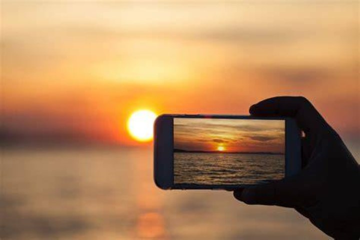 How To Take Pictures in Pokemon Scarlet and Violet